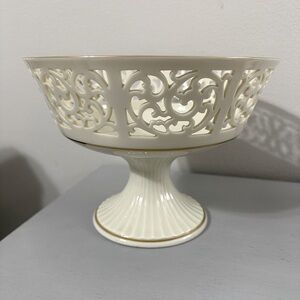 Lenox Tracery Collection Victorian Footed Pedestal Centerpiece Bowl